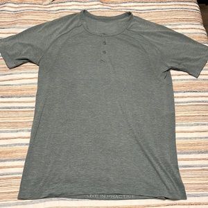Lululemon Performance Henley Shirt (Large)